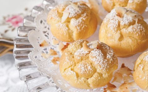 Tea Pastries, Creme Puffs, Breakfast Danish, Cream Puffs Recipe, Coconut Creme, Tea Treats, Pastry Cream Recipe, Cream Puff Recipe, Mandarin Oranges