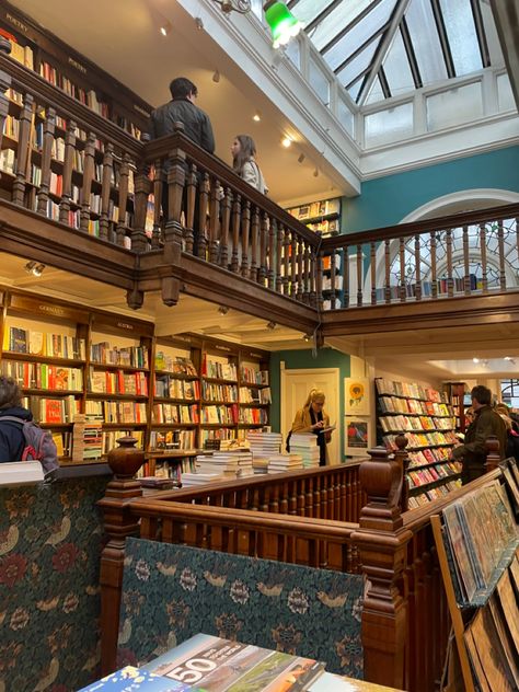 London Daunt Books, London Bookstore, London Library, Daunt Books, Bookstore Cafe, London Dreams, London Living, London Lifestyle, Living In London