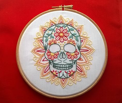 Embroidery Hearts, Wooden Embroidery Hoops, Diy Embroidery Patterns, Hand Embroidery Kit, Skull Hand, Star Embroidery, Hand Embroidery Design Patterns, Hand Embroidery Pattern, Hand Embroidery Art