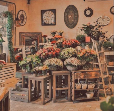 Florist Shop Interior, Flower Shop Display, Flower Shop Interiors, Flower Shop Decor, Flower Cafe, Flower Shop Design, Blue Flower Painting, Bar Vintage, Flowers Shop