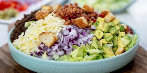 Cheeseburger Salad Recipe Cheeseburger Salad Recipe, Katie Lee Biegel, Cheeseburger Salad, Pizza Salad, Chopped Salad Recipes, Large Salad Bowl, Salmon Salad, Trending Recipes, How To Make Pizza