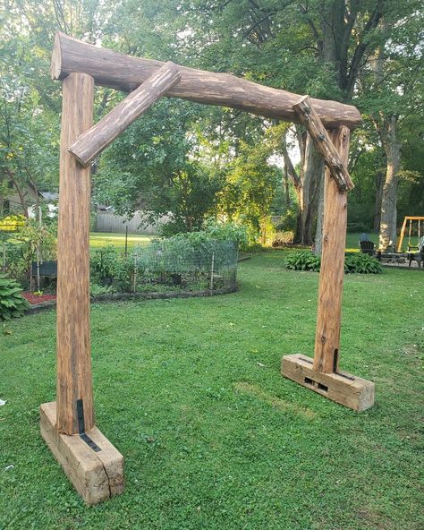 Wedding Arch Country, Arch Made Of Branches, Cedar Arch Wedding, Timber Frame Wedding Arch, Wooden Wedding Arbor, Homemade Wedding Arch Rustic, Cedar Wedding Arch, Log Wedding Arch, Rustic Wedding Arch Ideas