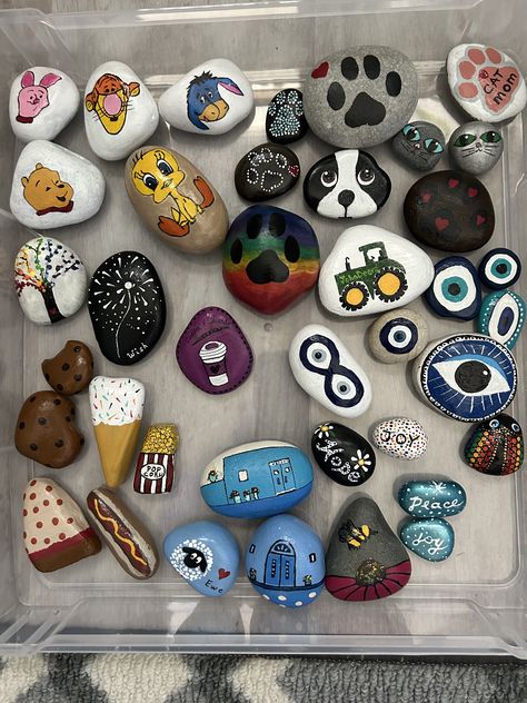 Small Rock Painting Ideas Easy, Easy Rock Painting, Rock Painting Tutorial, Painted Rocks Craft, Rock Painting Ideas Easy, Painting Rocks, Paint Rock, Rock Crafts, Rock Painting