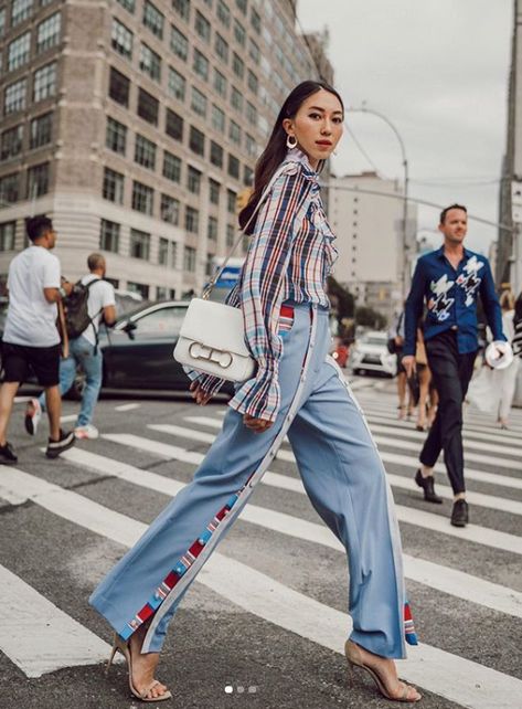 Influencer @melissackoh in LIE Collection FW18 Singapore Outfit, Singapore Fashion, Denim Street Style, Nyc Fashion Week, Modern Street Style, Street Wear Outfits, Blogger Street Style, Milan Street Style, Australia Fashion