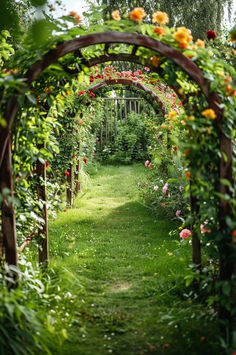 Creative DIY Garden Arch Ideas for Your Backyard Backyard Gate Arch, Yard Arch Ideas, Round Garden Arch, Diy Arch Garden, Arch Garden Ideas, Wedding Archway Ideas, Garden With Arch, Secret Garden Ideas Backyard, Diy Garden Archway