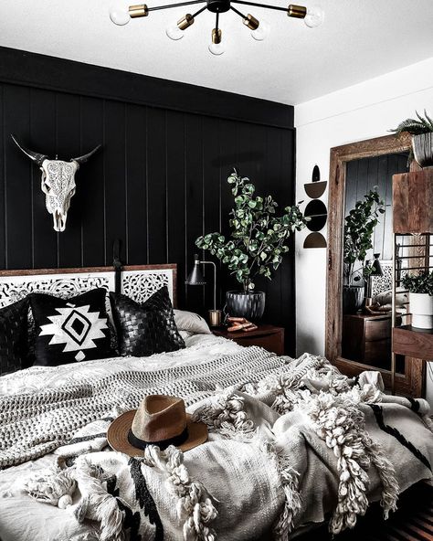 Black And White Bedroom, Western Bedroom Decor, Western Rooms, Western Bedroom, Decor Western, Casa Country, Redecorate Bedroom, Country Bedroom, Hus Inspiration