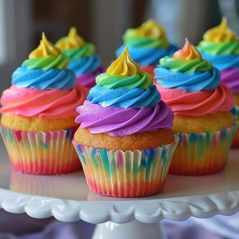 Trolls Birthday Cupcakes, Trolls Cupcake Ideas, Trolls Cupcakes, My Little Pony Cupcakes, Troll Cupcakes, Rainbow Birthday Cake, Cupcake Cake Designs, Rainbow Cupcakes, Rainbow Food