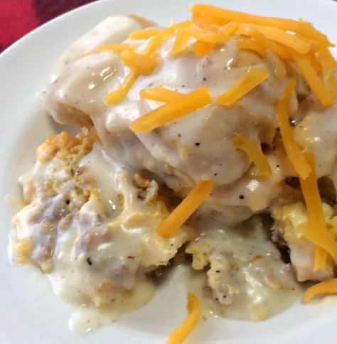 Easy Crockpot Biscuits and Gravy like Grandma made but in the slow cooker. Biscuits And Gravy Crockpot, Easy Biscuits And Gravy, Easy Biscuits, Biscuits And Gravy Casserole, Crockpot Breakfast Casserole, Breakfast Crockpot Recipes, Slow Cooker Breakfast, Crockpot Casserole, Crockpot Breakfast