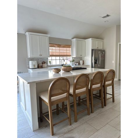 Booth seating in kitchen