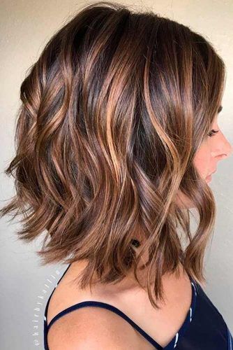 Charming And Chic Options For Brown Hair With Highlights ★ See more: https://glaminati.com/brown-hair-with-highlights/ Short Caramel Hair, Brown Hair Cuts, Hair Color Ideas For Brunettes Balayage, Brown Hair With Caramel Highlights, Rambut Brunette, Fesyen Rambut, Caramel Highlights, Caramel Hair, Brunette Color