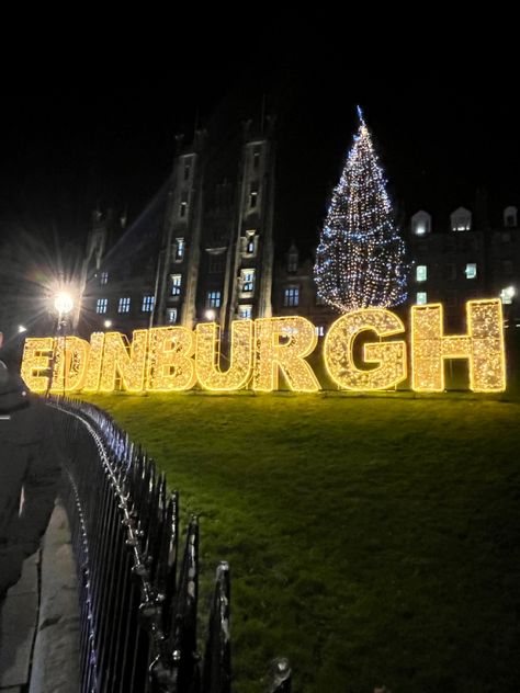 Edinburgh At Christmas, Christmas Edinburgh, Happy Hogmanay, Edinburgh Trip, Christmas In Scotland, Edinburgh Christmas Market, Scottish Winter, Festive Aesthetic, Trip Video