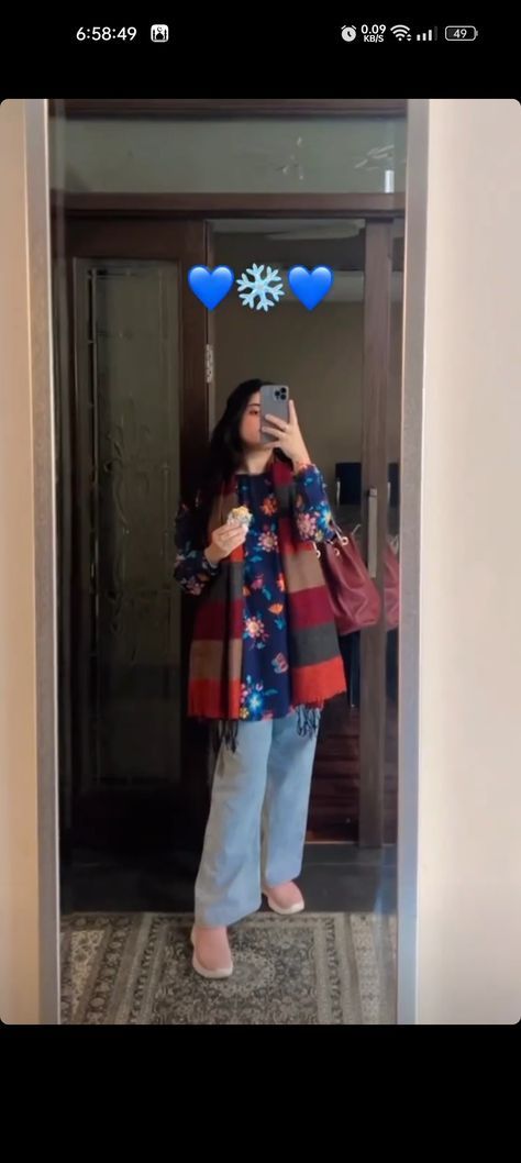 Casual Winter Outfits Pakistani, Kurti With Jeans Pakistani, Winter Kurta Style For Women, University Outfits Pakistani, University Wear Outfits Casual Pakistan, Office Outfit Indian Women, Winter Outfits Aesthetic Indian, Traditional Wear In Winters, Winter Wear For College