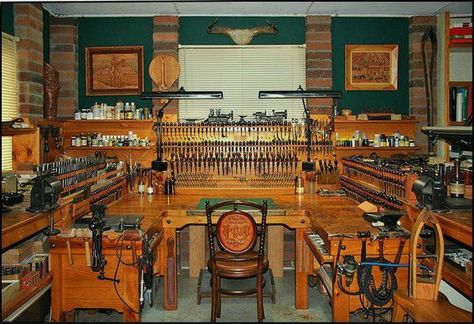 Leather Workbench, Leatherworking Tools, Studio Spaces, Workshop Studio, Leather Tools, Workshop Organization, Leather Workshop, Work Room, Work Spaces