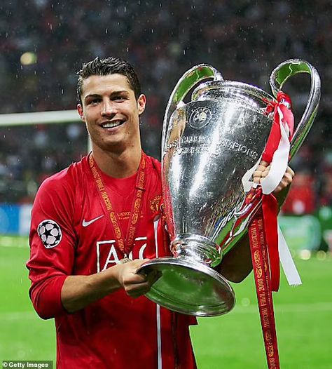 Manchester United confirm Cristiano Ronaldo RETURNS in sensational summer deal | Daily Mail Online Ronaldo Champions League, Manchester United Champions League, Cristiano Ronaldo Manchester United, Manchester United Champions, Manchester United Ronaldo, Kartu Pokemon, Ronaldo Soccer, Cristiano Jr, Ronaldo Photos