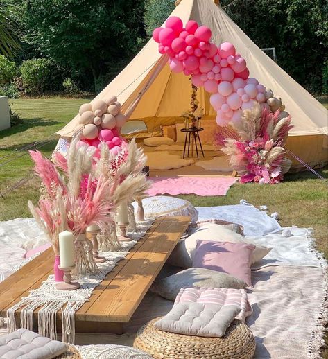 Picnic Party Decorations, Glamping Birthday Party, Glamping Birthday, Kids Party Inspiration, Backyard Birthday Parties, Glamping Party, Picnic Birthday Party, Boho Birthday Party, Teepee Party