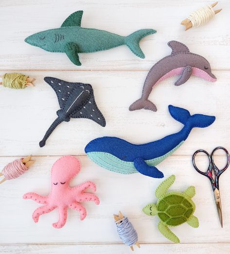 Felt Sea Animals, Diy Mobile, Felt Book, Needle Felting Projects, Xmas Diy, Felt Board, Money Making Crafts, Beach Crafts, Felt Diy