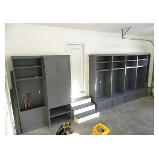 Simple custom built storage lockers for an active Newton family. Name plates, bench seating with hidden storage beneath and mdo plywood construction make these Garage Lockers, Diy Storage Ideas, Storage Organization Ideas, Garage Storage Inspiration, Garage Workshop Organization, Garage Renovation, Garage Laundry, Garage Storage Solutions, Garage Organization Diy