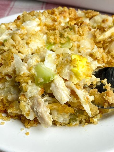 Chicken And Cream Of Celery Recipes, Celery Chicken Recipes, Chicken Celery Recipes, Chicken Rice Water Chestnut Casserole, Boiled Chicken Recipes Casseroles, What To Do With Boiled Chicken, Water Chestnuts Recipes, Recipes With Boiled Chicken, Boiled Chicken And Rice Recipes