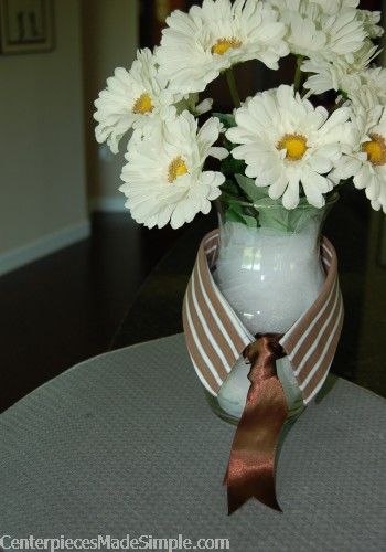 Men's collar centerpiece. Old shirt collar + ribbon. Saw this at Uncle's birthday buffet. Cute Fathers Day Flower Arrangements Ideas, Fathers Day Centerpiece Ideas, Men Centerpieces, Masculine Centerpieces, Birthday Buffet, Pastor Appreciation Day, Fathers Day Brunch, Communion Table, Birthday Party Table Decorations