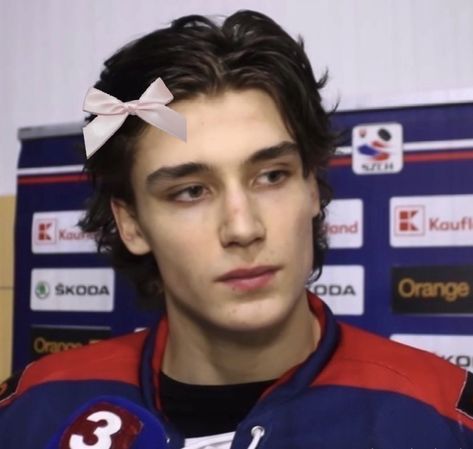 #bows #coquette #hockey Kiss Icons, Bows Coquette, Volleyball Inspiration, Hot Hockey Players, Male Icon, Cedric Diggory, Icons Pfp, The Perfect Guy, The Kiss