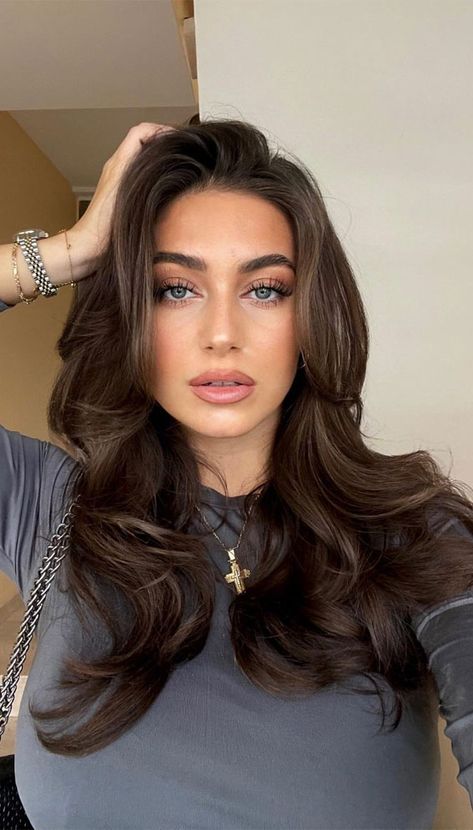 Espresso Hair Color, Trendy Fall Hair Color, Rich Brown Hair, Rambut Brunette, Elegantes Makeup, Mekap Mata, Dark Brunette Hair, Hair Color Chocolate, Flot Makeup