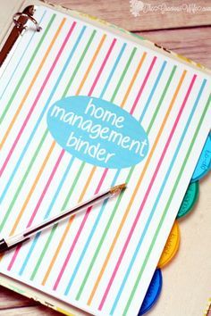 Organize your whole home (and life!) with this DIY Home Manangement Binder. Get free printables and learn how to set up your own Home Management Binder Recipe Binder Printables, Diy Recipe Binder, Budget Worksheets, Bills Checklist, Home Organization Binders, Organization Binder, Binder Ideas, Binder Templates, Binder Covers Printable