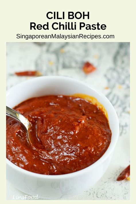 Cili boh is a red chilli paste, made with dried red chillies, and is an essential ingredient in Singapore, Malaysia and their neighbours. Chilli Paste Recipe, Pantry Hacks, Homemade Spice Mix, Seasoning Blends, Dried Chillies, Paste Recipe, Chilli Paste, Homemade Spices, Singapore Malaysia