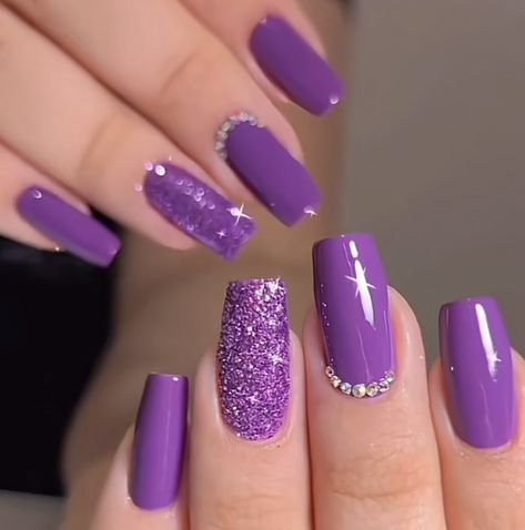 Simple Purple And Silver Nails, Purple Nail With Glitter, Purple Nail Designs With Glitter, Purple Nails Designs Glitter, Dark Purple And Silver Nails, Glittery Purple Nails, Bright Purple Nails, Purple And Silver Nails, Purple Ombre Nails