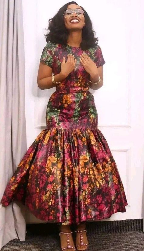 Roses Outfit, Fancy Gown, Ankara Dress Designs, Maxi Design, Gown Blue, Dresses African, African Print Dress Ankara, Fancy Frocks, Short African Dresses