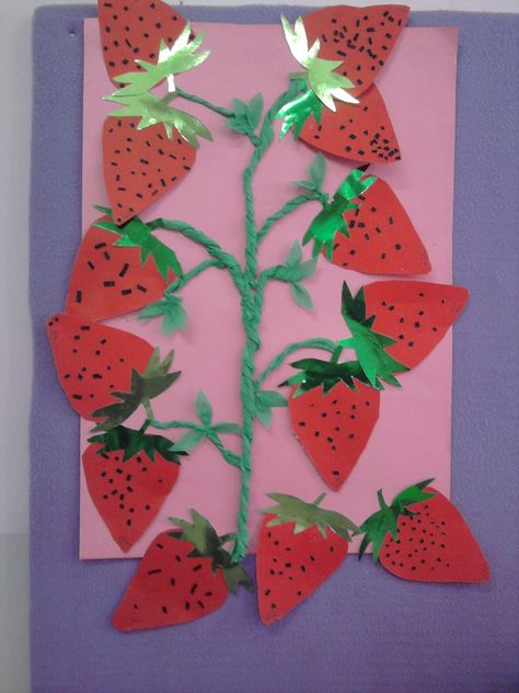 strawberry craft (2)  |   Crafts and Worksheets for Preschool,Toddler and Kindergarten Strawberry Craft, Strawberry Crafts, Summer Crafts For Toddlers, Vegetable Crafts, Fruit Crafts, Preschool Art Projects, Farm Craft, Strawberry Art, Spring Fruit