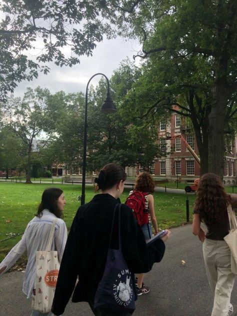 French Student Aesthetic, College Vision Board, College Motivation, College Survival, French Braids, College Aesthetic, Dream College, Life Vision Board, Uni Life