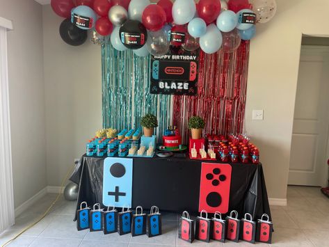 Gaming Bday Party Ideas, Switch Theme Party, Nintendo Switch Themed Birthday Party, Nintendo Switch Cakes For Boys, Switch Birthday Party Ideas, Nintendo Switch Birthday Party, Nintendo Switch Birthday Party Ideas, Nintendo Switch Birthday, Nintendo Switch Party