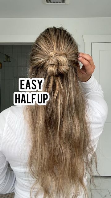 Very Easy Half Up Half Down Hairstyles, Low Half Bun Hairstyles, Easy Half Up Ponytail, Easy Hair Half Up, Half Pony Hairstyles Straight Hair, Half Up Half Down Hairstyles For Straight Hair, Half Up Half Down Bun Straight Hair, How To Do A Half Up Bun, Half Up Half Down Bun Messy