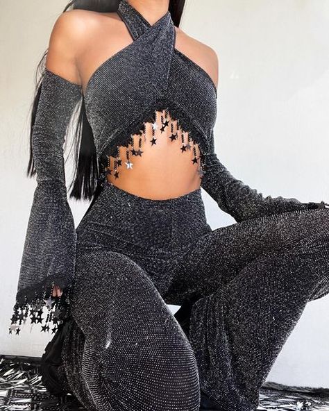 Fractal Witch (@fractalwitch.co) • Instagram photos and videos Lilith Goddess, Festival Outfits Rave, Fest Outfits, Outfits Rave, Fringe Top, Mode Inspo, Rave Outfits, Performance Outfit, Stage Outfits