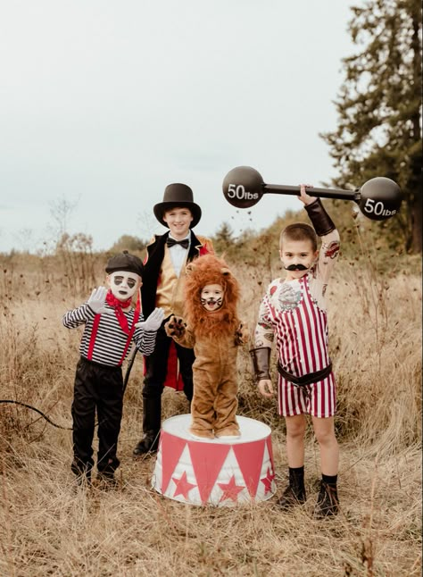 Spooky Carnival Aesthetic, Circus Freakshow Costumes, Haunted Circus Costumes, Two Boys Halloween Costumes, Circus Costume Family, Clown Family Halloween Costumes, Circus Family Halloween Costumes, Circus Group Costume, Circus Animal Costume