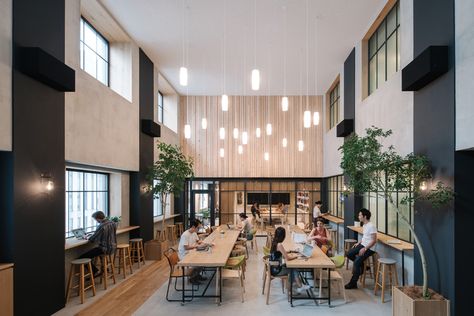 Airbnb Tokyo / Suppose Design Office | ArchDaily Airbnb Office, Multipurpose Office, Coworking Space Design, Interior Kantor, Open Space Office, Japanese Interiors, Office Pictures, 카페 인테리어 디자인, Office Layout