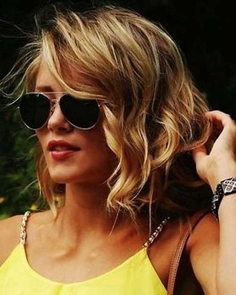 Curly Hairstyles For Short Hair, Short Natural Curly Hair, Messy Bob Hairstyles, Bob Haircut Curly, Stunning Hairstyles, Cute Curly Hairstyles, Short Curly Haircuts, Effortless Hairstyles, Long Bob Hairstyles