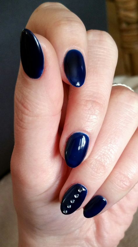 Navy almond shaped shellac nails with diamantes Navy Blue Almond Nails, Blue Shellac Nails, Nail Shaped, Nails Navy, Everyday Nails, Almond Shaped Nails Designs, Future Nails, Blue And Silver Nails, Almond Nails French