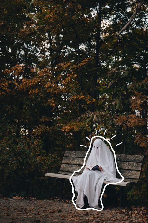 Ghost Wallpaper, Fall Ghost, Lonely Ghost, Background Fall, Ber Months, October Wallpaper, Fall Background, Halloween Autumn, Aesthetic Autumn