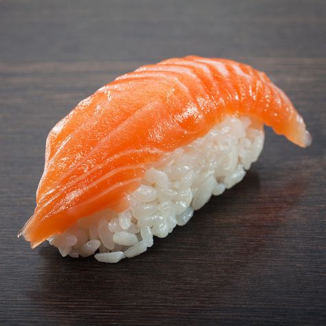 Salmon Nigiri, Sushi Bowl Recipe, Japanese Food Sushi, Types Of Sushi, Nigiri Sushi, Sushi Party, Salmon Sushi, Happy Fashion, Sushi Rolls