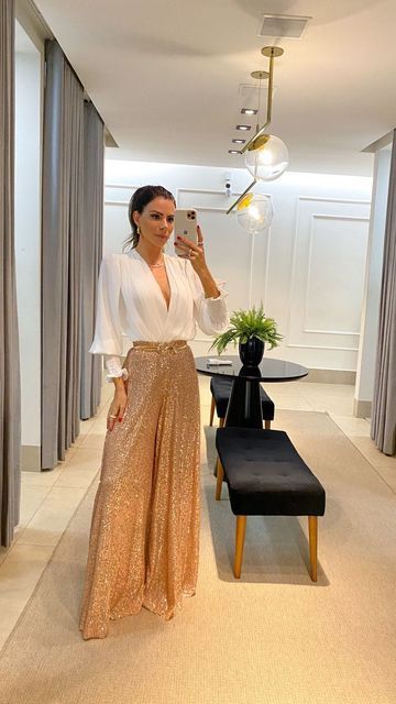 Rate This holiday party outfit ideas From ⭐1~10. SAVE & FOLLOW i will update everyweek. Gold Palazzo Pants Outfit, Christmas Party Outfits Fancy Classy, Outfit Navidad, Holiday Party Outfit Ideas, Gold Outfits, Cocktail Outfits, Xmas Party Outfits, Holiday Party Outfits, December Outfits