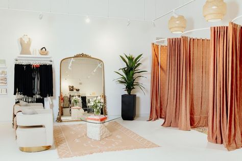 Fitting Room Ideas Boutique, Boutique Dressing Room Ideas, Boutique Dressing Room, Lingerie Store Design, Fitting Rooms, Golden Poppy, Dressing Room Ideas, Store Design Boutique, Stylish Activewear