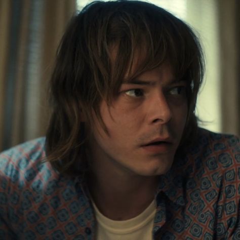 Fanfiction Characters, Stranger Things Jonathan, Charlie Heaton, Jonathan Byers, The New Mutants, Tv Icon, Random People, Stranger Things Characters, Joe Keery