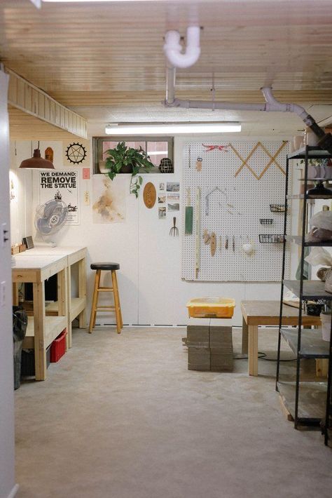 Home Ceramic Studio, Basement Painting, Dark Basement, Basement Studio, Basement Office, Basement Layout, Garage Bedroom, Basement Laundry Room, Modern Basement