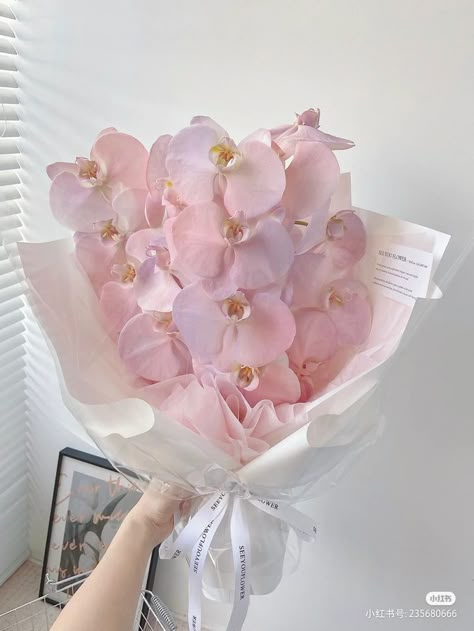 Orchid Flower Arrangements, Pretty Cake, Orchid Bouquet, Boquette Flowers, Flower Gift Ideas, Flowers Bouquet Gift, Nothing But Flowers, Flower Therapy, Pink Orchids