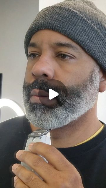 Bald And Beard, Grey Hair Black Man, Boys Beard Style, Salt And Pepper Beard, Bad Beards, Groomed Beard, Black Men Beard Styles, Beard Line, Beard Maintenance