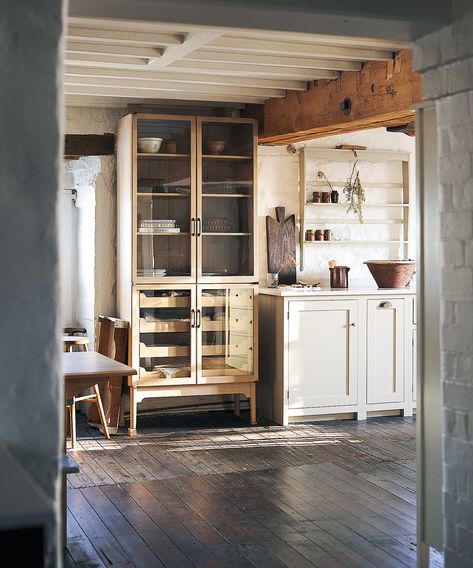 Unfitted Kitchen Ideas, Victorian Farmhouse Kitchen, Free Standing Kitchen Cabinets, Unfitted Kitchen, Old To New, Small Round Table, Barn Kitchen, Rustic Country Kitchens, Devol Kitchens