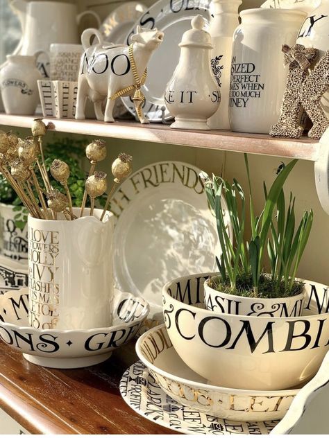 Emma Bridgewater Kitchen, Emma Bridgewater Dresser, Dresser Inspo, Country Dresser, Emma Bridgewater Pottery, We're Moving, Emma Bridgewater, Kitchen Accents, Moving House