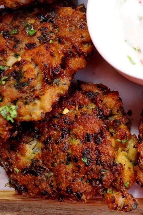 Chicken Fritters Recipe (Easy Chicken Appetizers) - The Yummy Delights Easy Chicken Appetizers, Chicken Appetizers Easy, Chicken Fritters Recipe, Chicken Fritters, Fritters Recipe, Chicken Appetizers, Fritter Recipes, Cheese Eggs, Easy Chicken Recipes