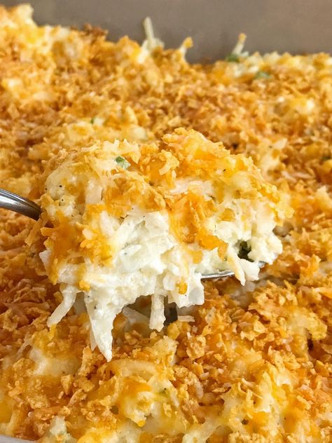 Frozen Shredded Potatoes, Shredded Potato Casserole, Shredded Hashbrown Recipes, Hash Brown Potato Casserole, Hashbrown Casserole Recipe, Cheesy Hashbrown Casserole, Casserole Side Dishes, Cheesy Potato Casserole, Frozen Potatoes